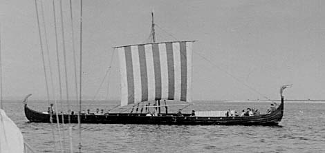 Корабль викингов (реконструкция)