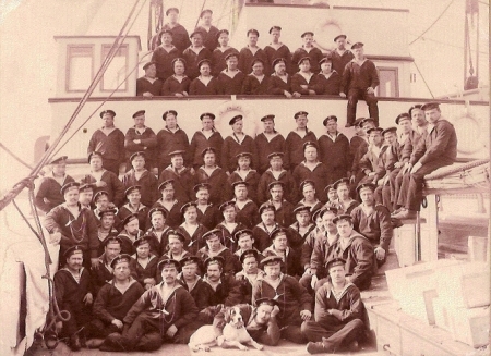 Команда посыльного судна Балтийского флота «Бакан»