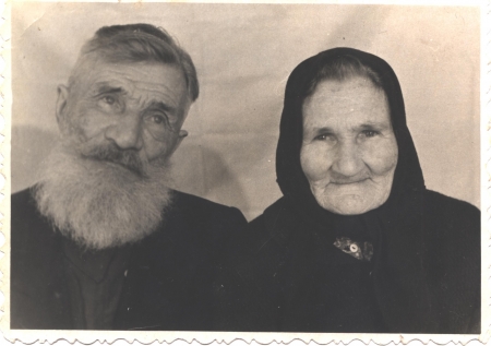 Фотография из семейного архива. Мигунов Михаил Петрович и Мигунова Дарья Ивановна, 1970 год