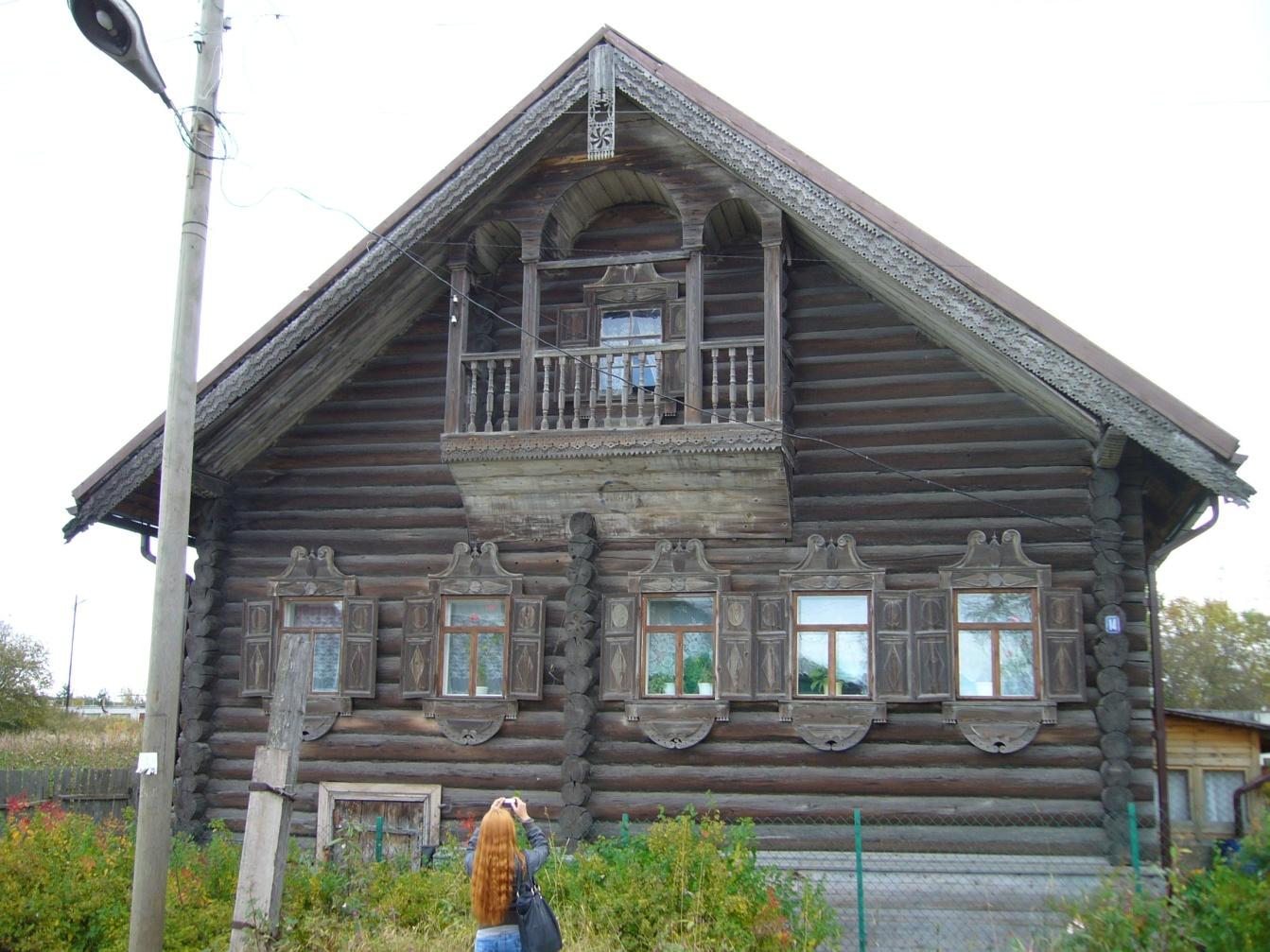 Старинный дом (1879 год) в деревне Сулажгора (сейчас это район города), откуда происходили участники ополчения. Фото 2012 года